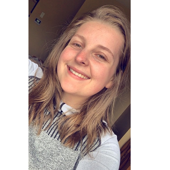 Meet your Posher, Lindsey - Picture 1 of 1